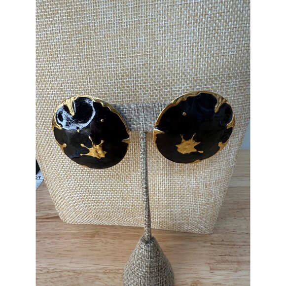 Berebi Black & Gold Circular Enamel Pierced Earrings With Abstract Design - Picture 10 of 10